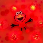 gpset10-1set-personaje-elmo–2-cubos-luz-rojo-1