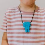 jlrbh-colgante-mordedor-robot-azul-1