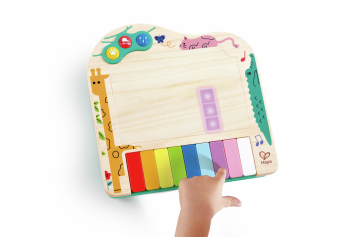 Pixel Piano Hape con teclas de colores y pantalla de píxeles